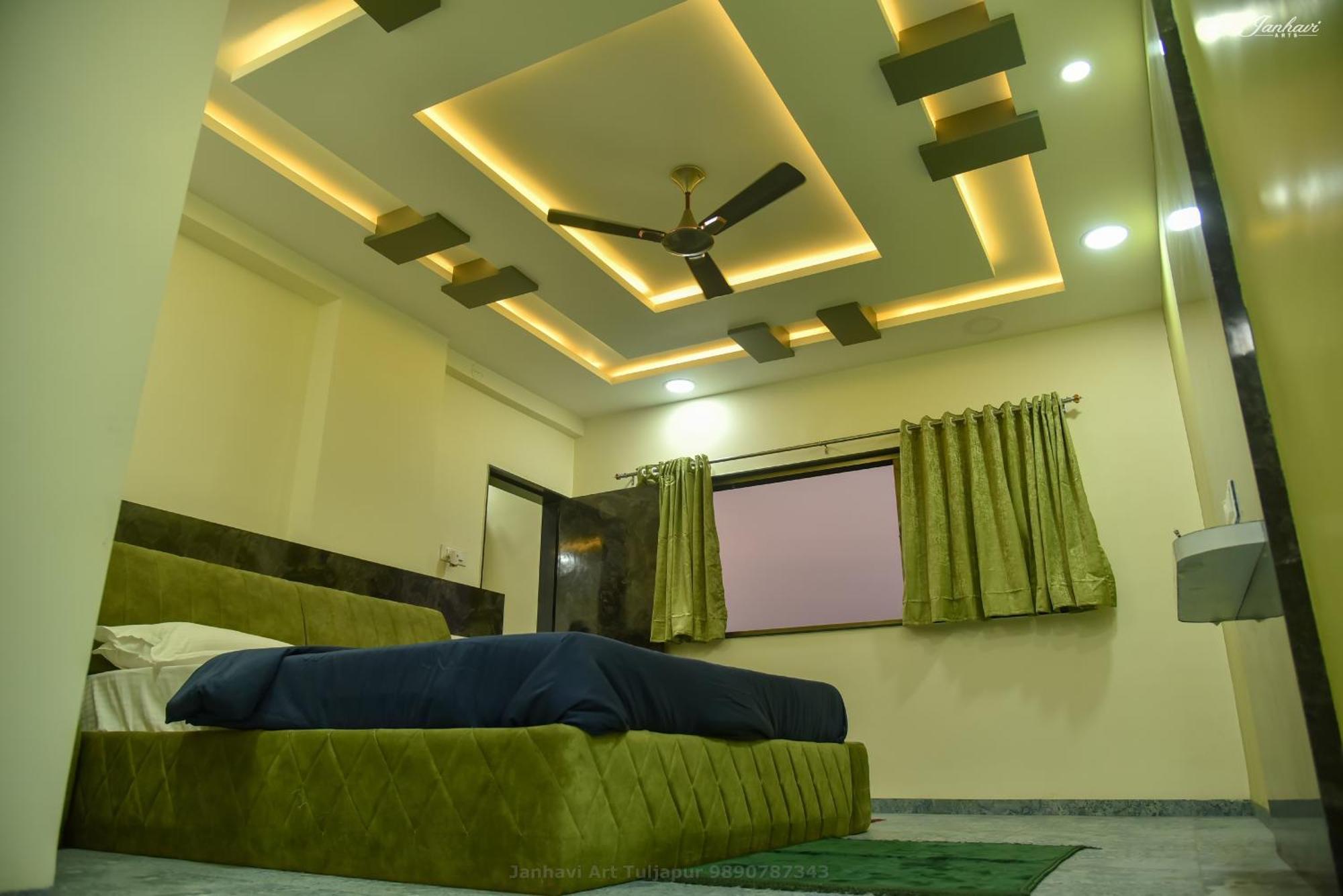 Pawan Executive Tuljapur Buitenkant foto