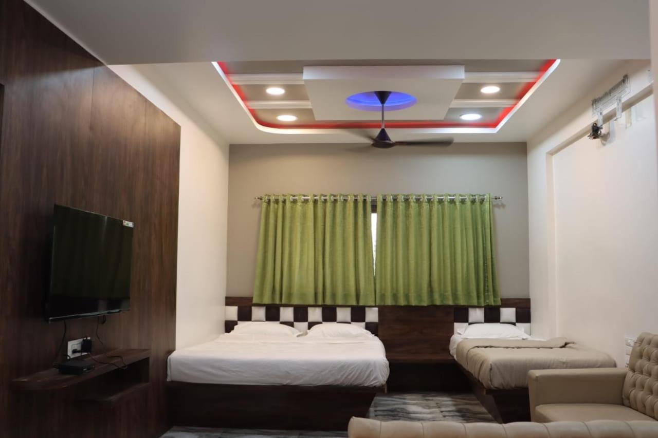 Pawan Executive Tuljapur Buitenkant foto