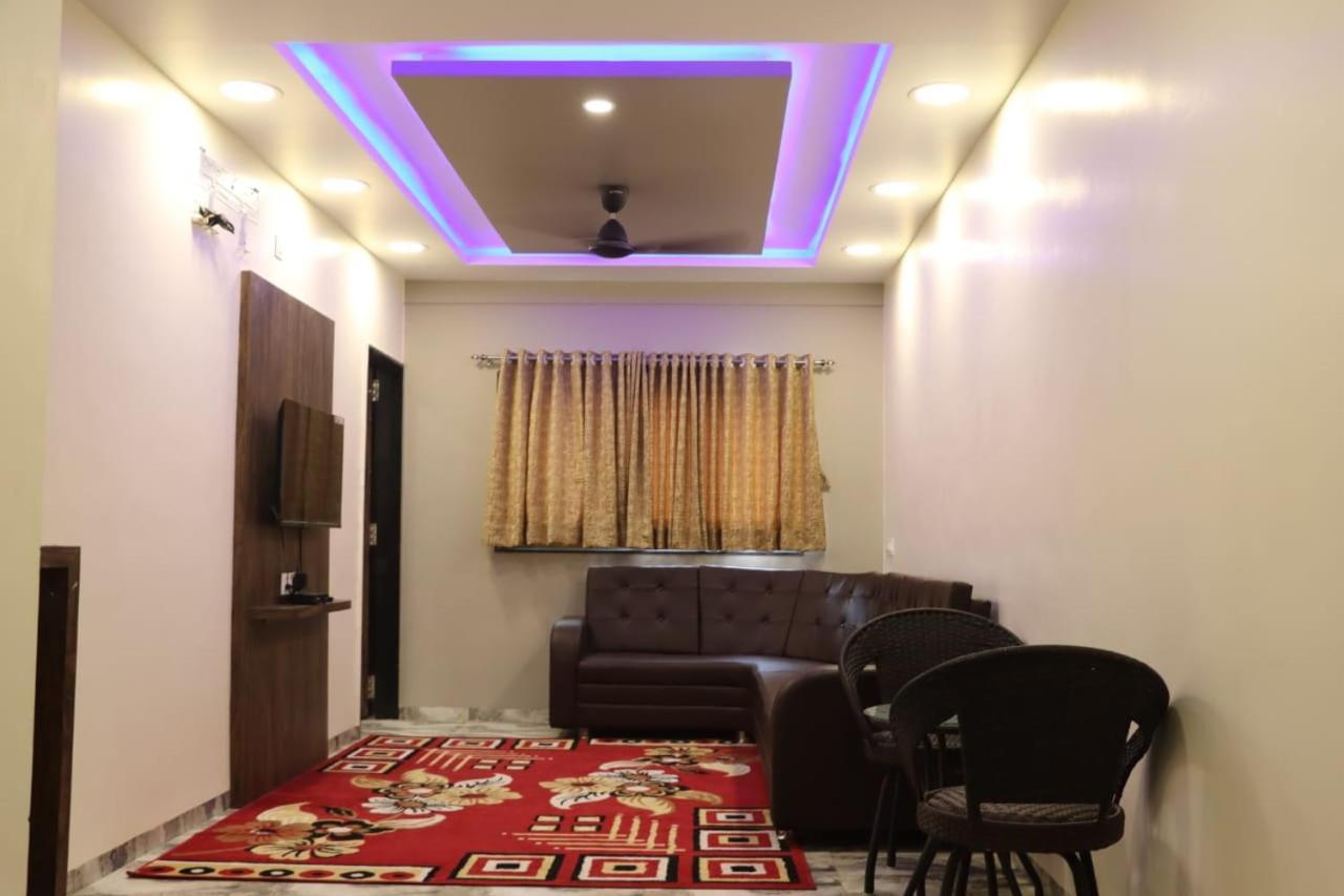 Pawan Executive Tuljapur Buitenkant foto