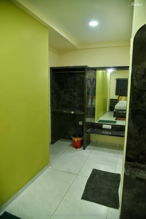 Pawan Executive Tuljapur Buitenkant foto