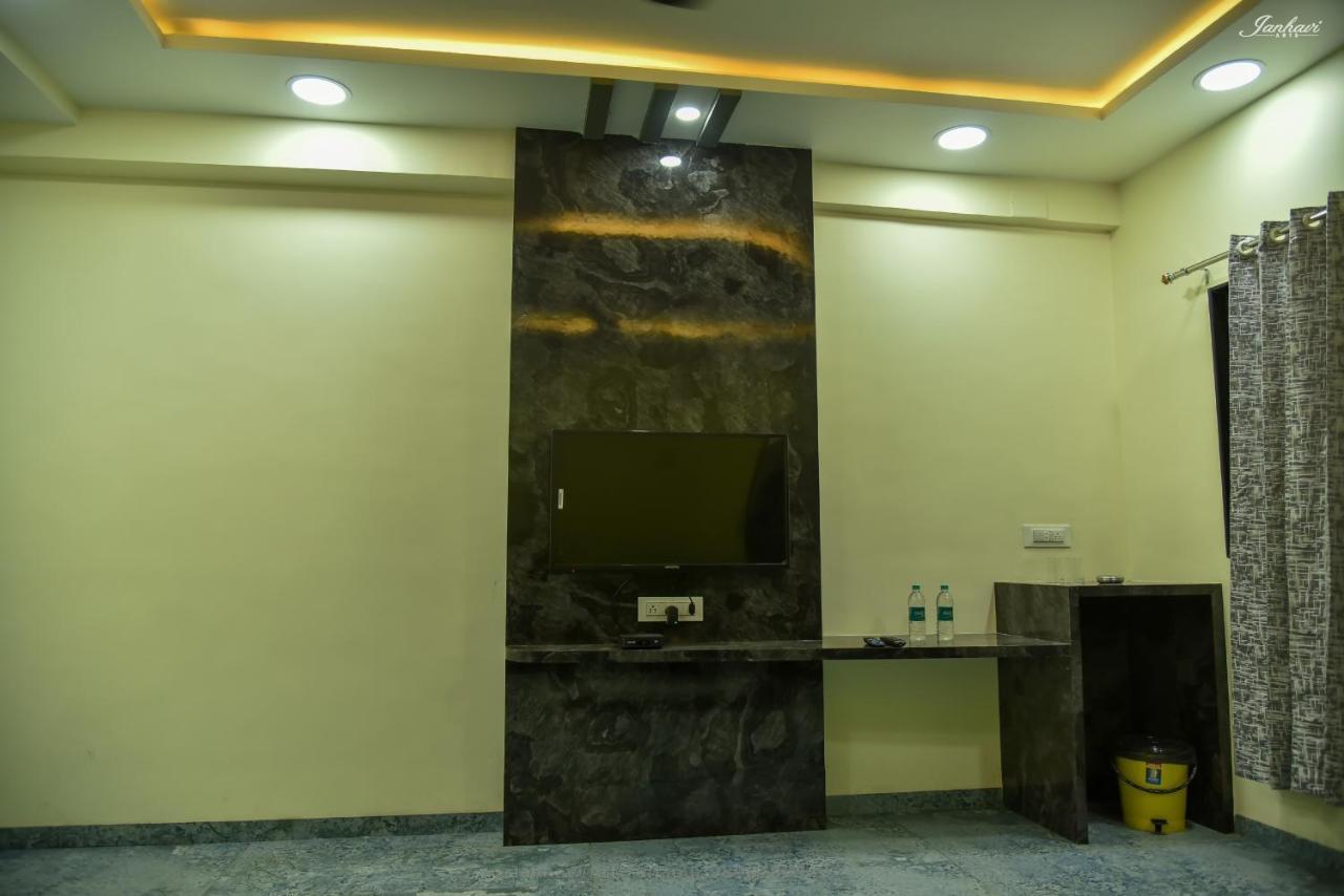 Pawan Executive Tuljapur Buitenkant foto