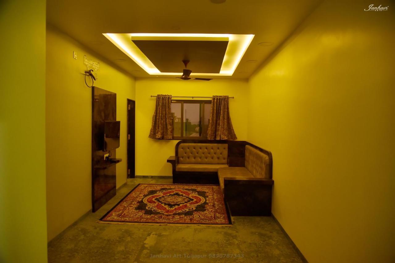 Pawan Executive Tuljapur Buitenkant foto