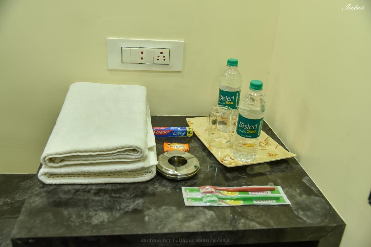 Pawan Executive Tuljapur Buitenkant foto