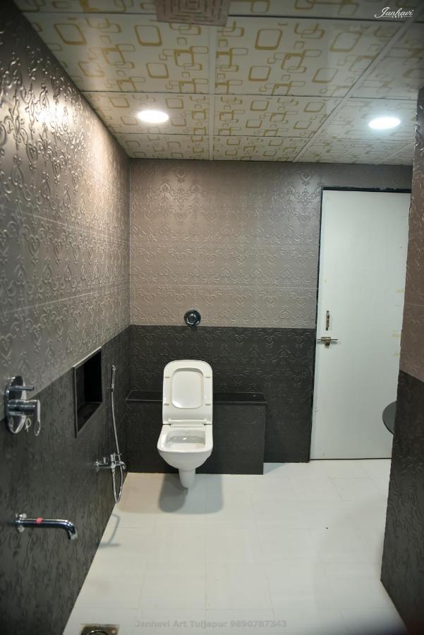 Pawan Executive Tuljapur Buitenkant foto