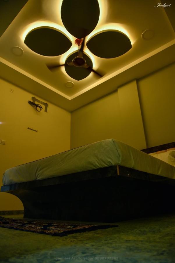 Pawan Executive Tuljapur Buitenkant foto
