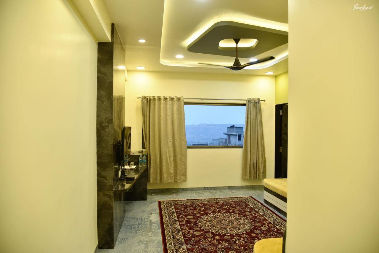 Pawan Executive Tuljapur Buitenkant foto
