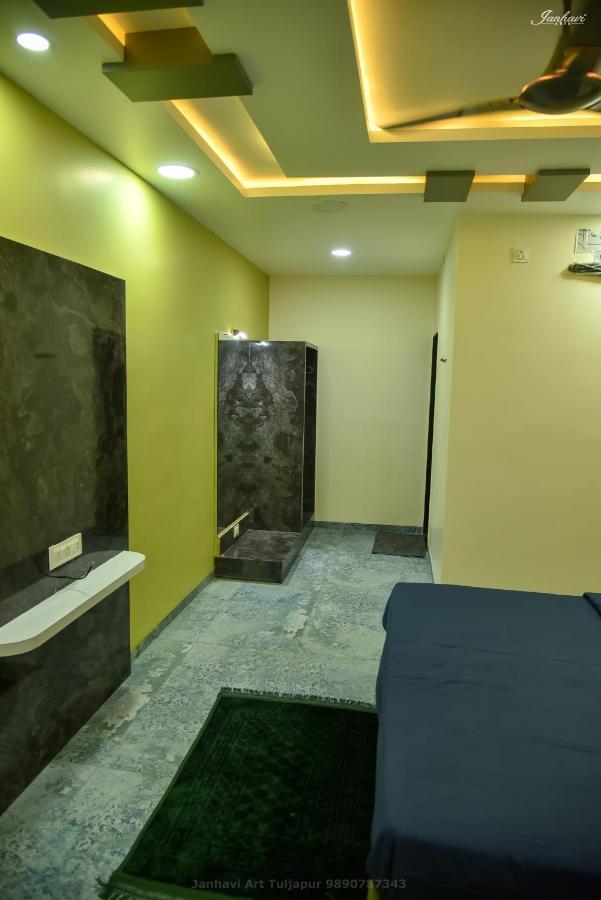 Pawan Executive Tuljapur Buitenkant foto